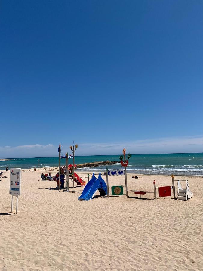 Sea View Apartment Torrevieja Bagian luar foto