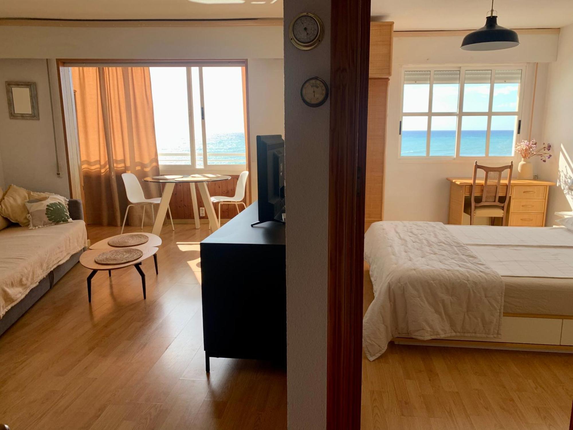 Sea View Apartment Torrevieja Bagian luar foto